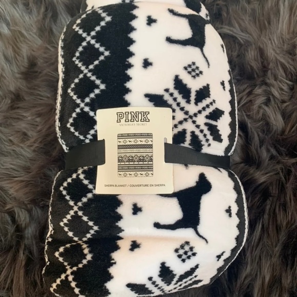 Pink Sherpa blanket - Picture 2 of 2